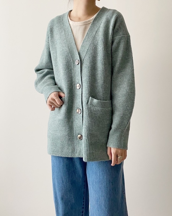 GU（ジーユー）のおすすめアウター「パフィータッチオーバーサイズカーディガン（長袖）」