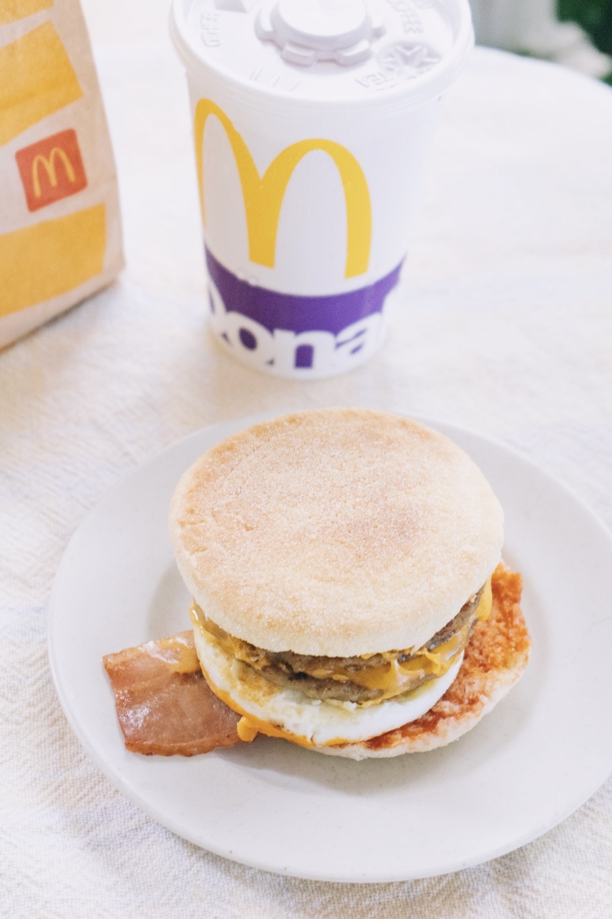 マクドナルドのオススメグルメ「メガマフィン」