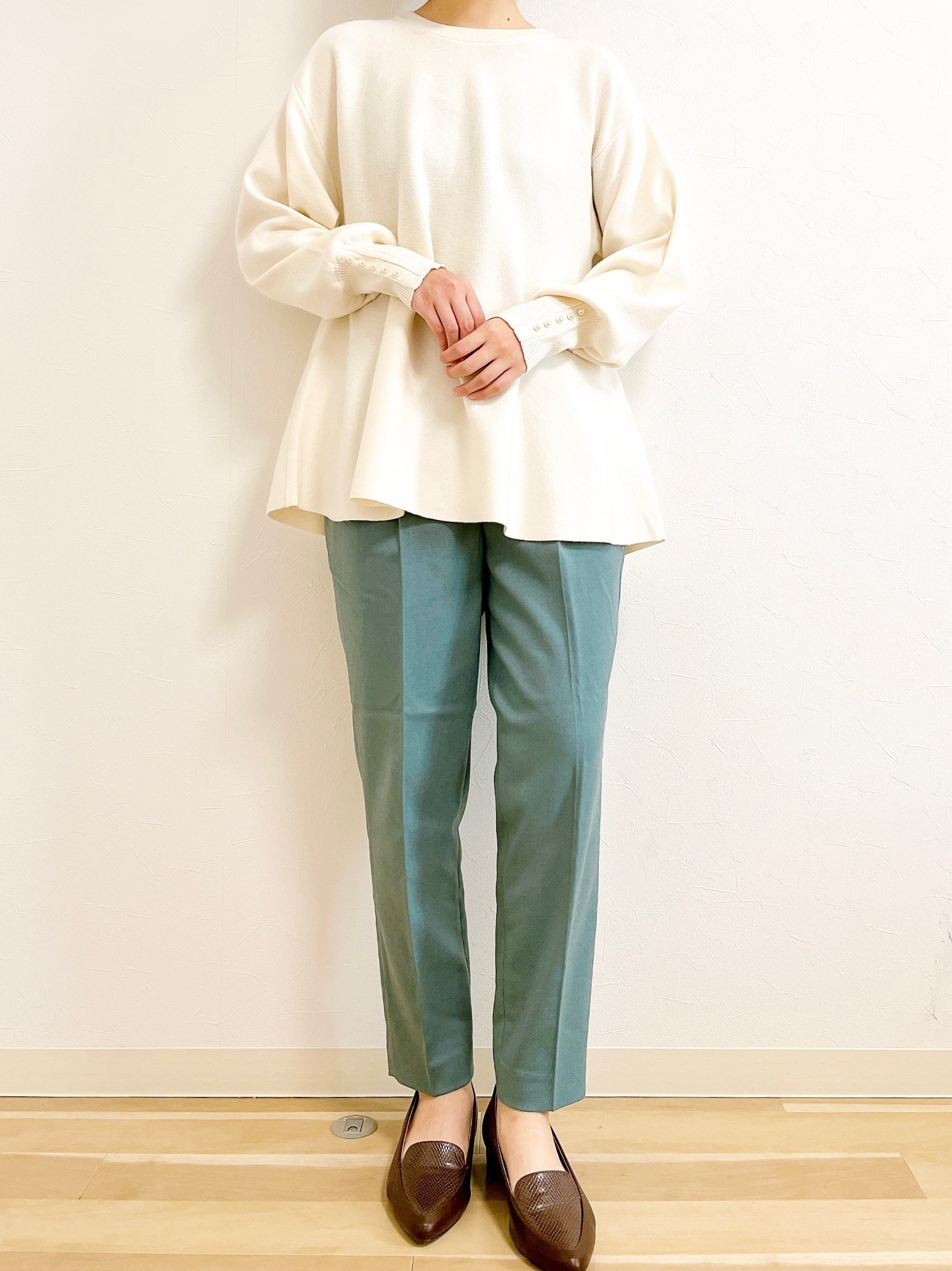 GLOBAL WORK（グローバルワーク）のオススメのパンツ「ウツクシルエットテーパードパンツ／704417」のコーディネート