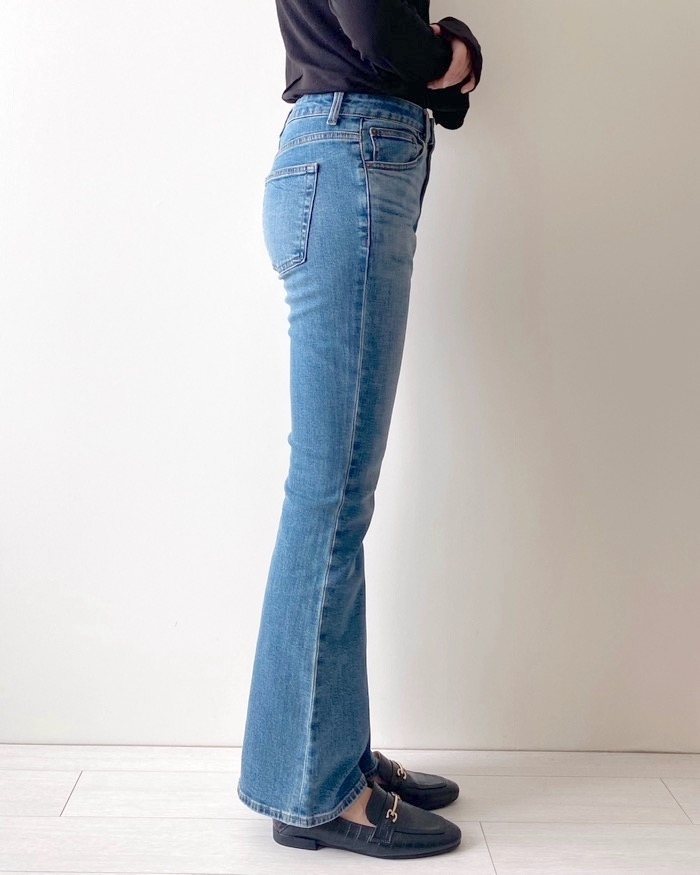 GUのオススメのパンツ「ミドルライズフレアジーンズ（丈標準73.0～77.0cm）」