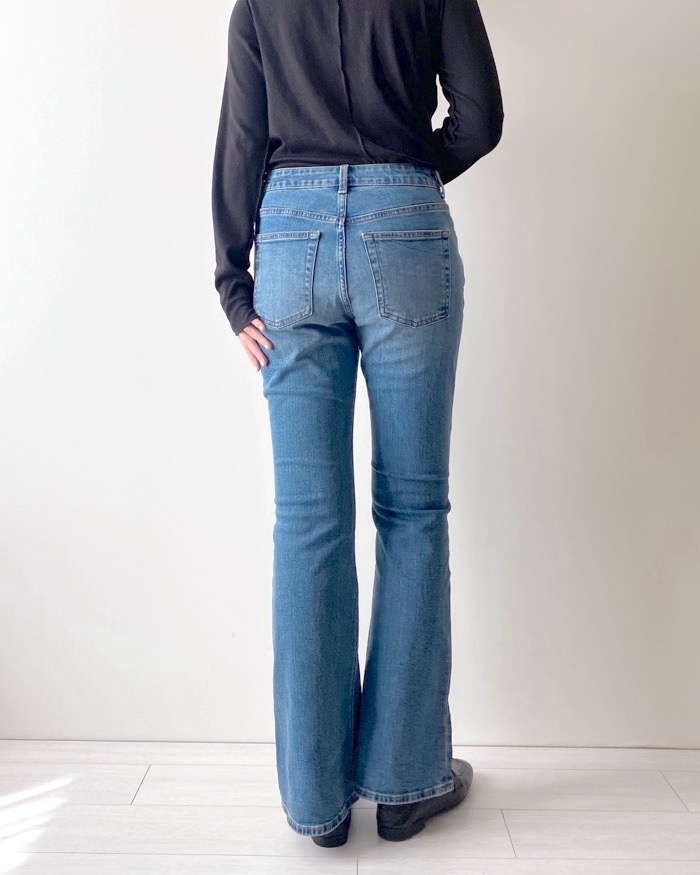 GUのオススメのパンツ「ミドルライズフレアジーンズ（丈標準73.0～77.0cm）」
