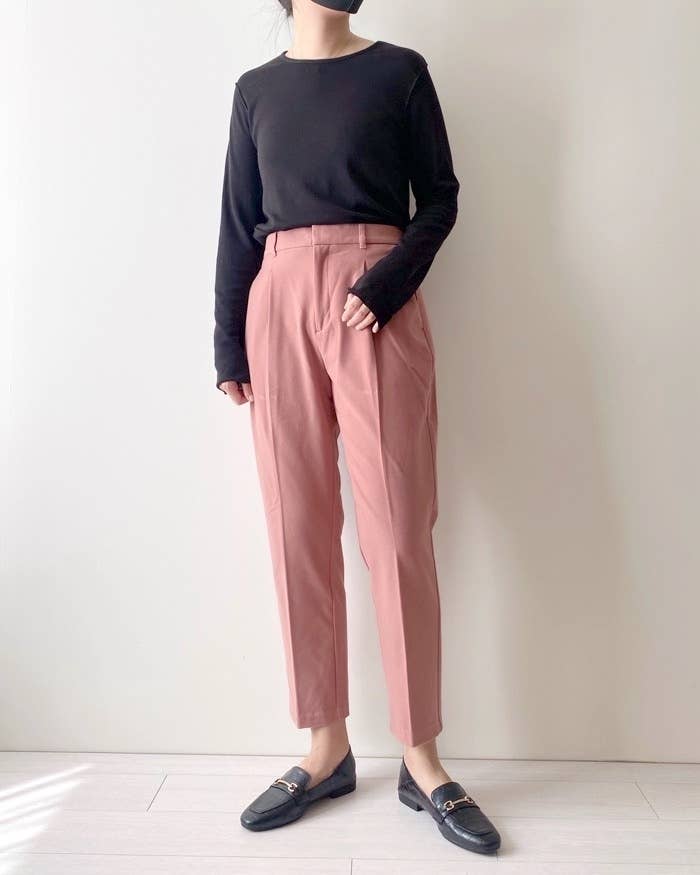 GUのオススメのパンツ「起毛タックテーパードパンツ(丈標準65.0~69.0cm)」