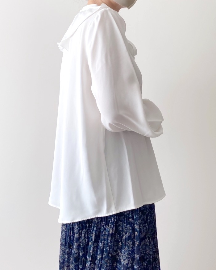 GUのオススメのトップス「ラッフルカラーブラウス（長袖）Z+E」