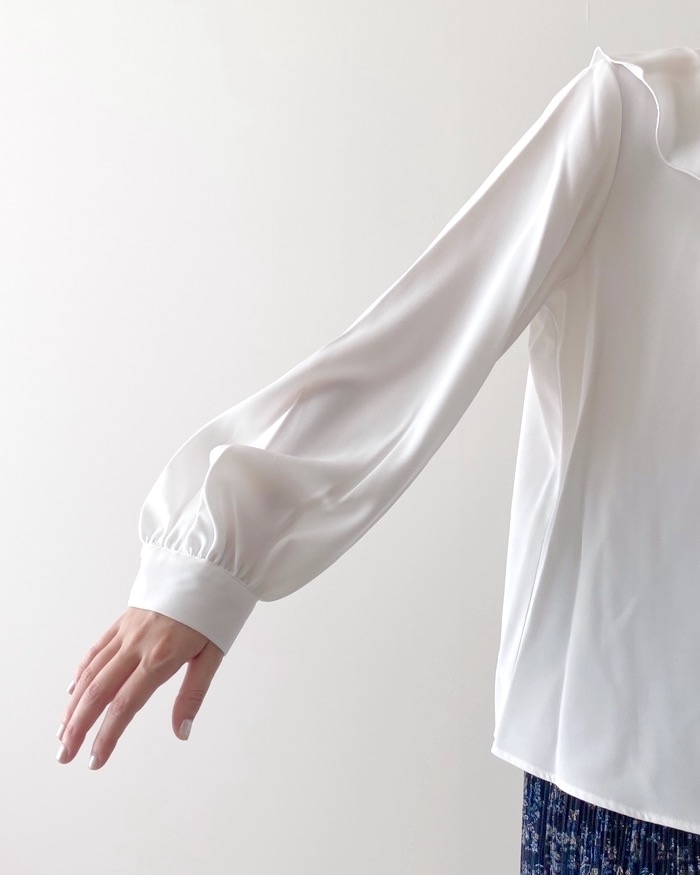 GUのオススメのトップス「ラッフルカラーブラウス（長袖）Z+E」