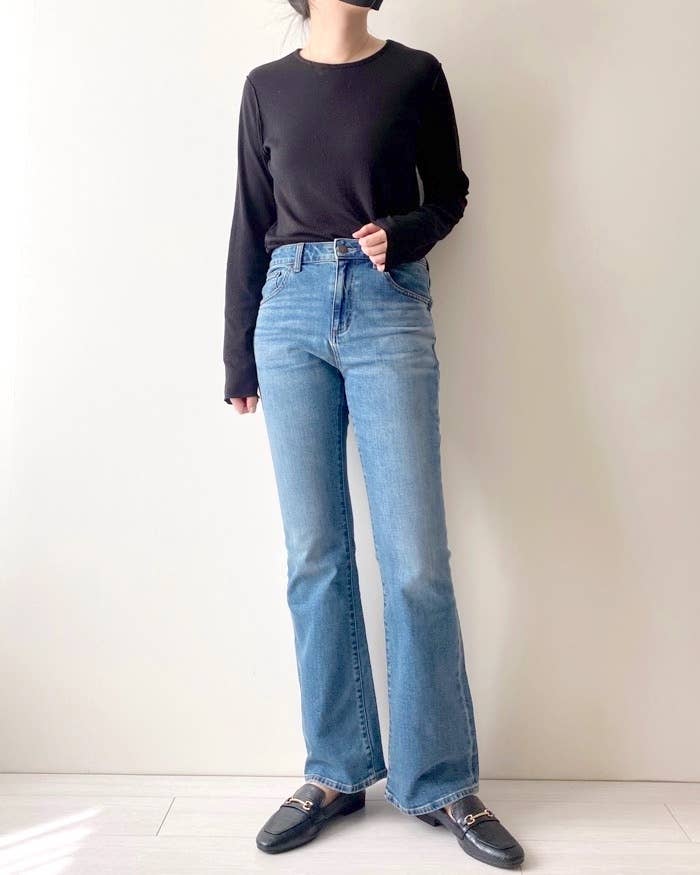 GUのオススメのパンツ「ミドルライズフレアジーンズ(丈標準73.0~77.0cm)」