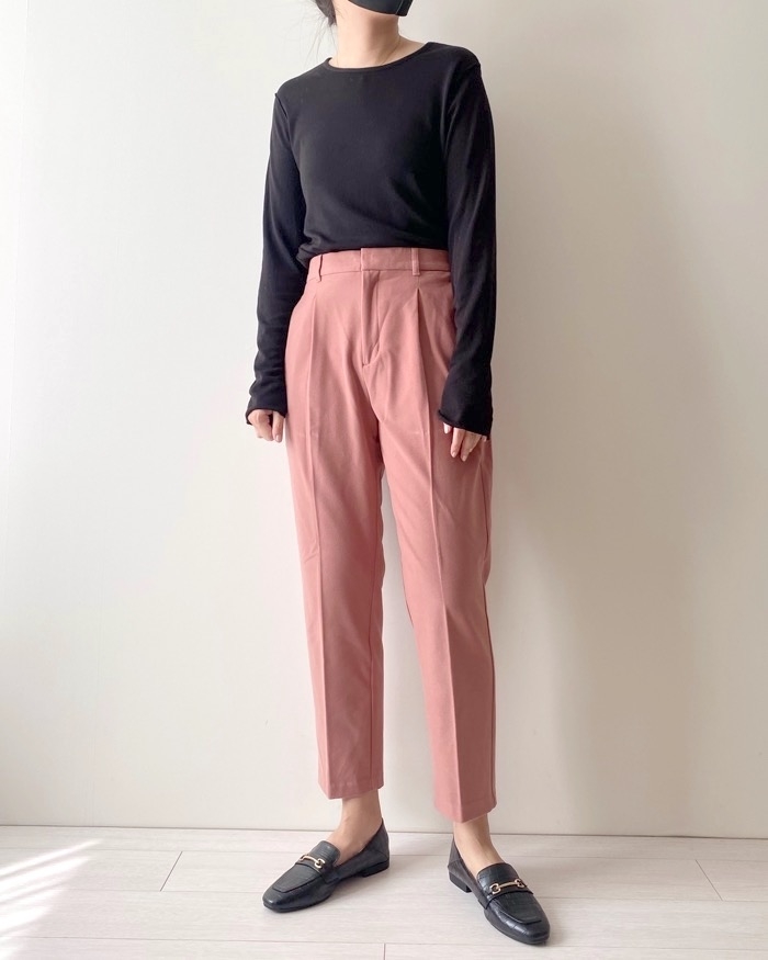 GUのオススメのパンツ「起毛タックテーパードパンツ(丈標準65.0~69.0cm)」