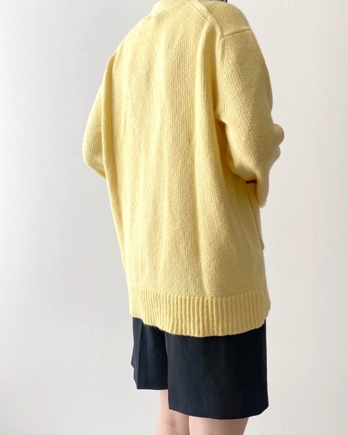 ユニクロのオススメのニット「ソフトニットVネックフレアスリーブカーディガン（長袖）」