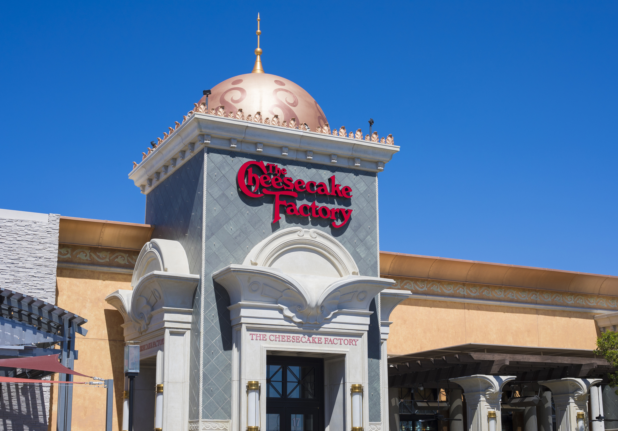 The Cheesecake Factory entrance