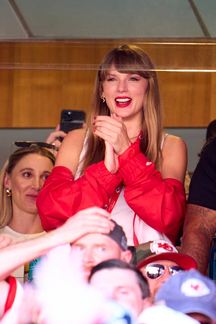 Taylor Swift Wore A Shania Twain T-Shirt Referencing Any Man Of Mine