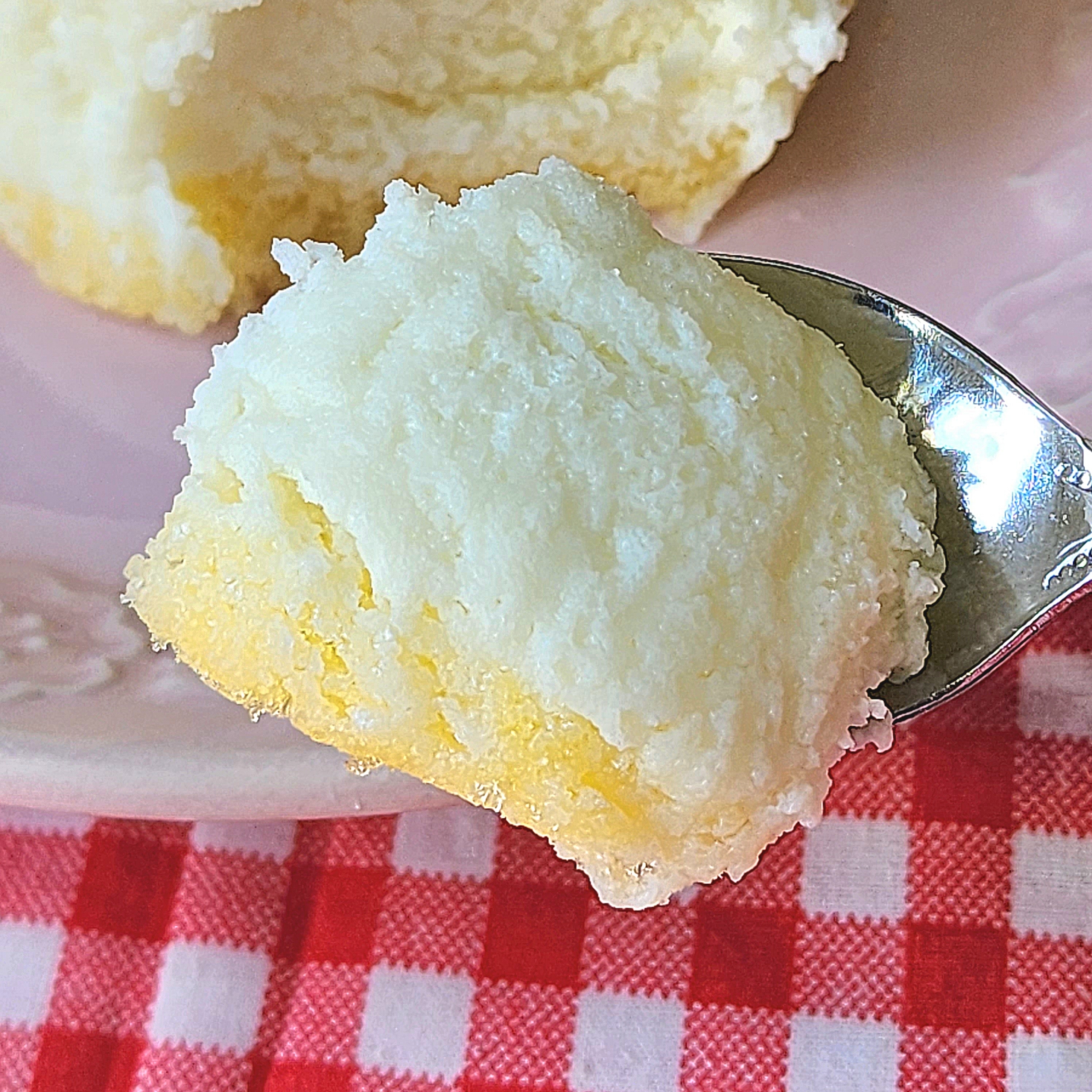 LAWSON(ローソン)のおすすめスイーツ「白いスフレチーズケーキ」