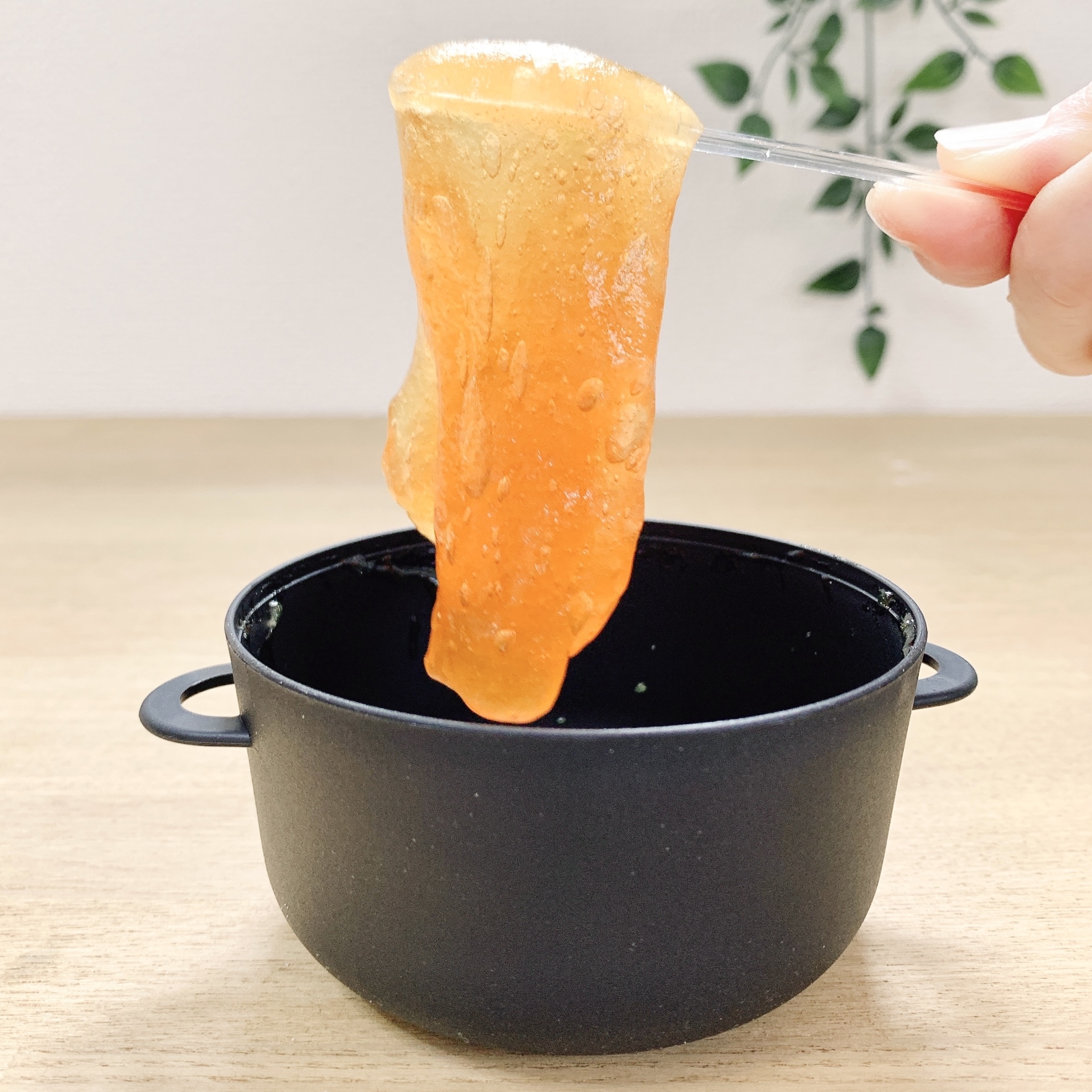 KALDI(カルディ)のおすすめのお菓子「マジカルハロウィン スライミージェルキャンディー」