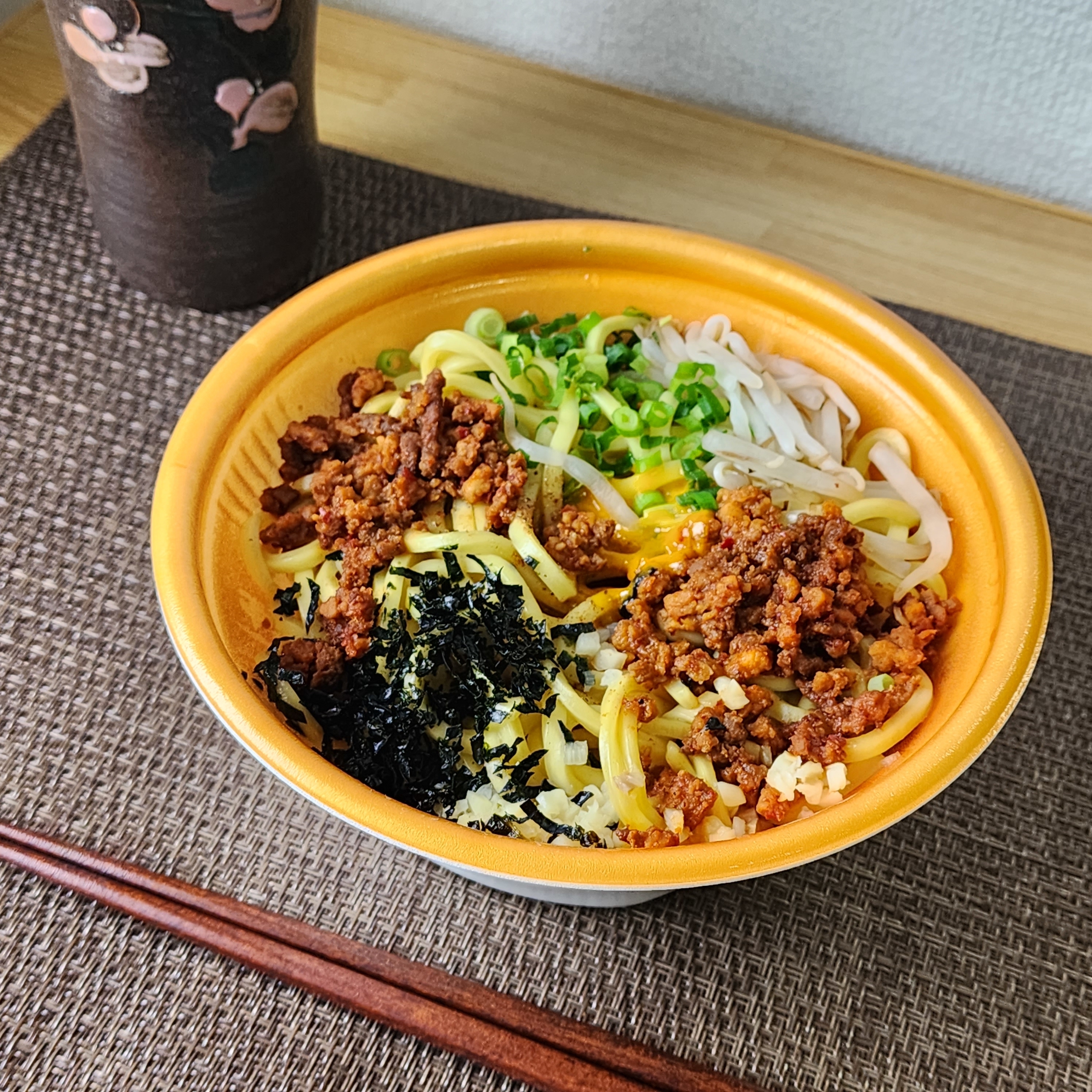 FamilyMart(ファミリーマート)のおすすめフード「麺屋こころ監修 台湾風まぜそば」