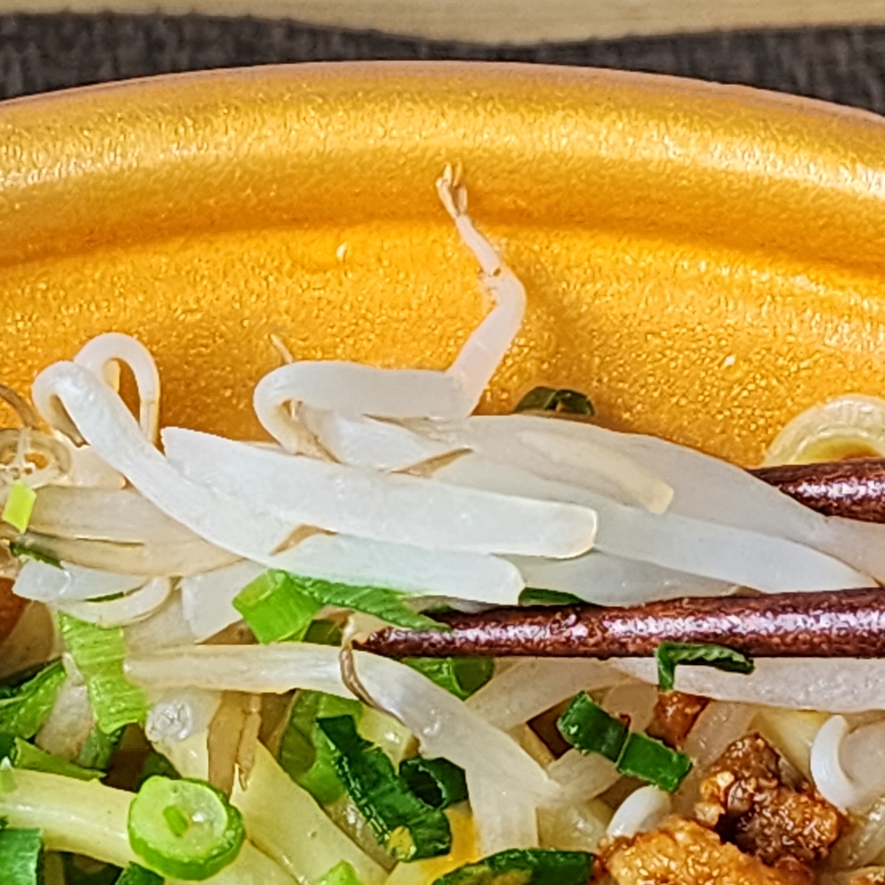 FamilyMart(ファミリーマート)のおすすめフード「麺屋こころ監修 台湾風まぜそば」