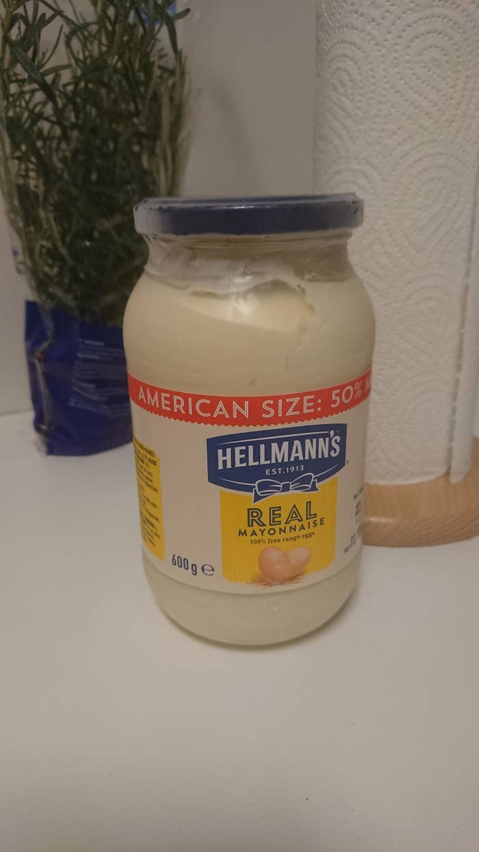 The tub holds 600 grams and is officially labeled American size by the brand that sells it