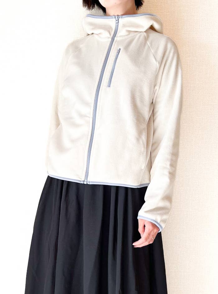 ユニクロのオススメのパーカー「ライトフリースフルジップパーカ(長袖)」