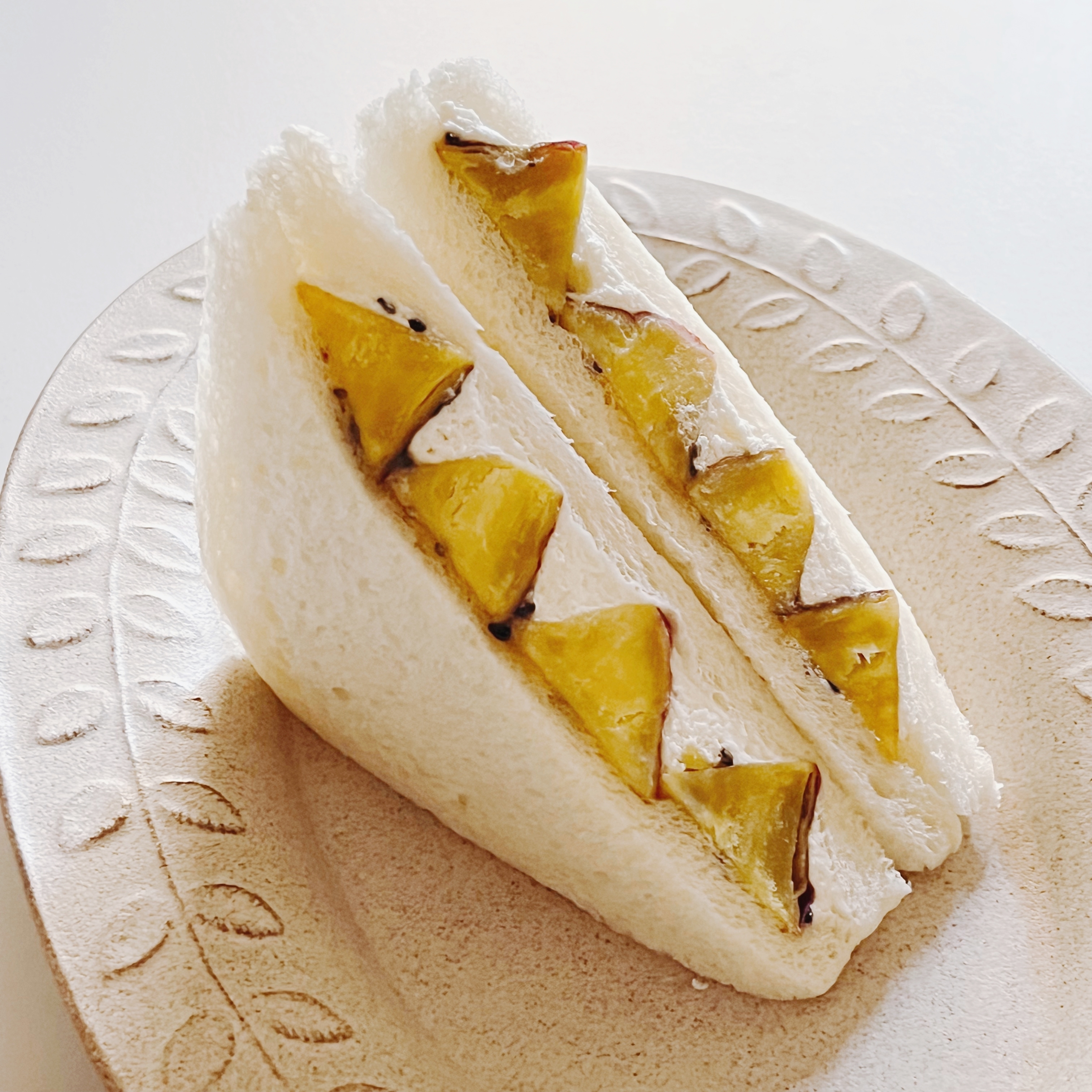 LAWSON(ローソン)のオススメのスイーツ「おいもやさん興伸監修 大学芋&ホイップ」