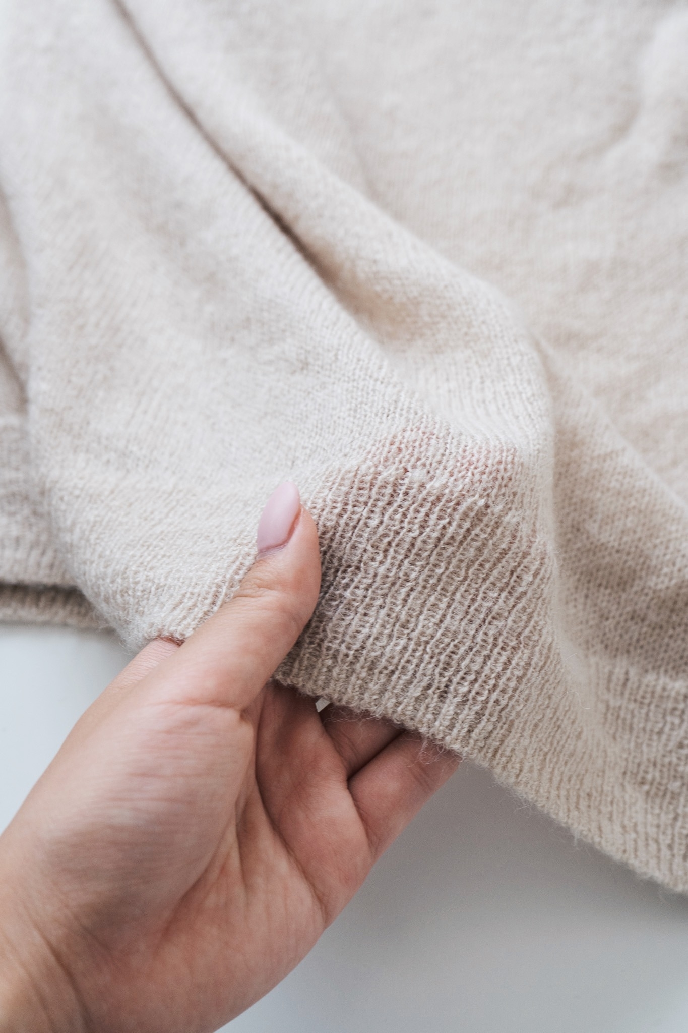 ZARAのオススメトップス「ラグランスリーブ ラウンドネック ニットセーター」