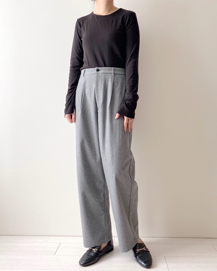 無印良品のオススメのパンツ「ストレッチ起毛タックパンツ」