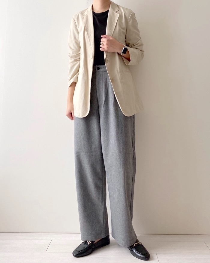 無印良品のオススメのパンツ「ストレッチ起毛タックパンツ」