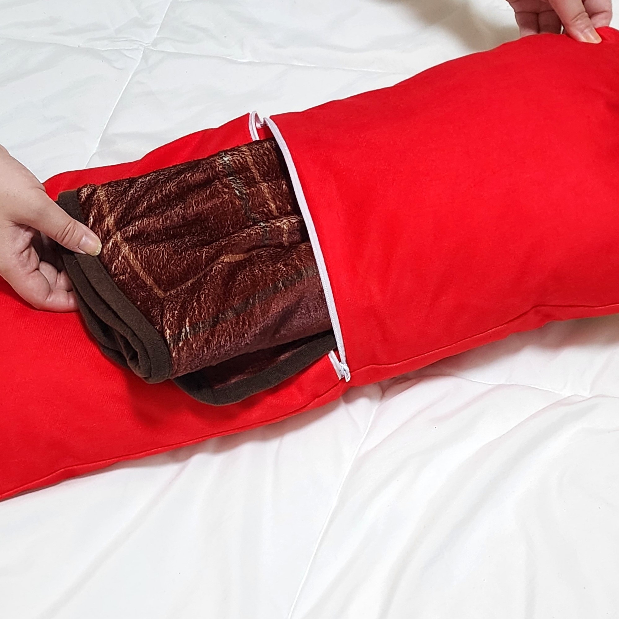 Avail(アベイル)のおすすめ雑貨「クッションブランケット」