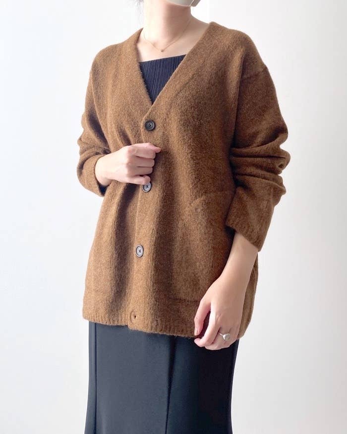 GUのオススメのカーディガン「ブラッシュドヤーンカーディガン(長袖)」