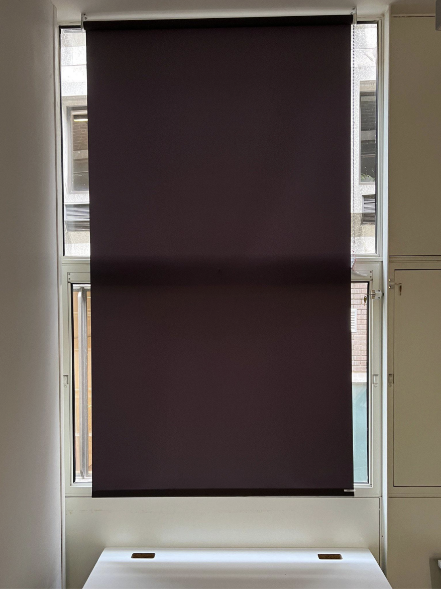 the blinds do not cover the entire window