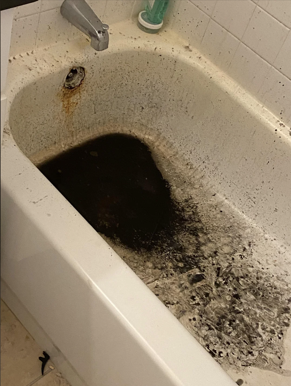 the water and tub is black