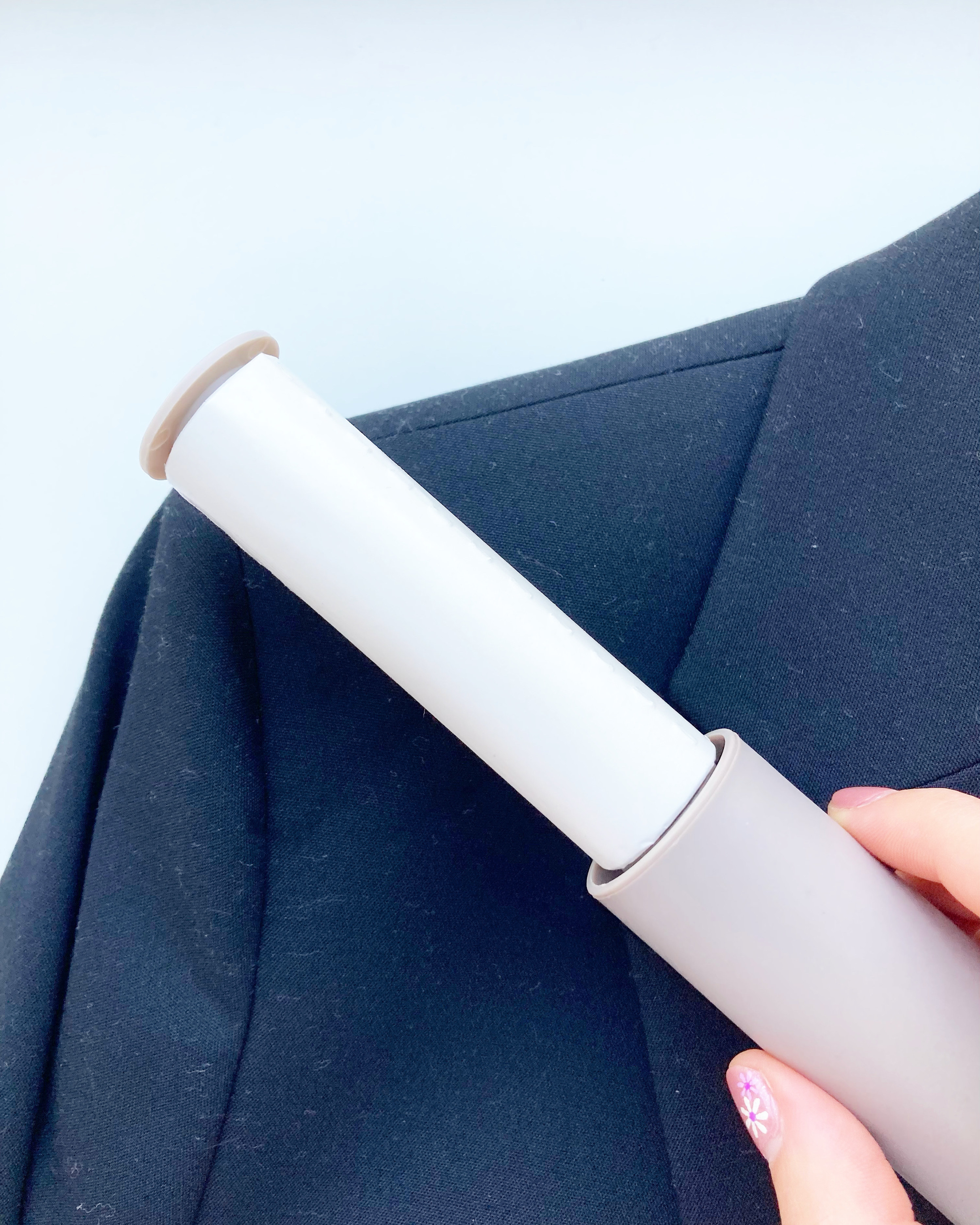 DAISO(ダイソー)の便利アイテム「携帯用ほこり取り(ワンタッチ)」