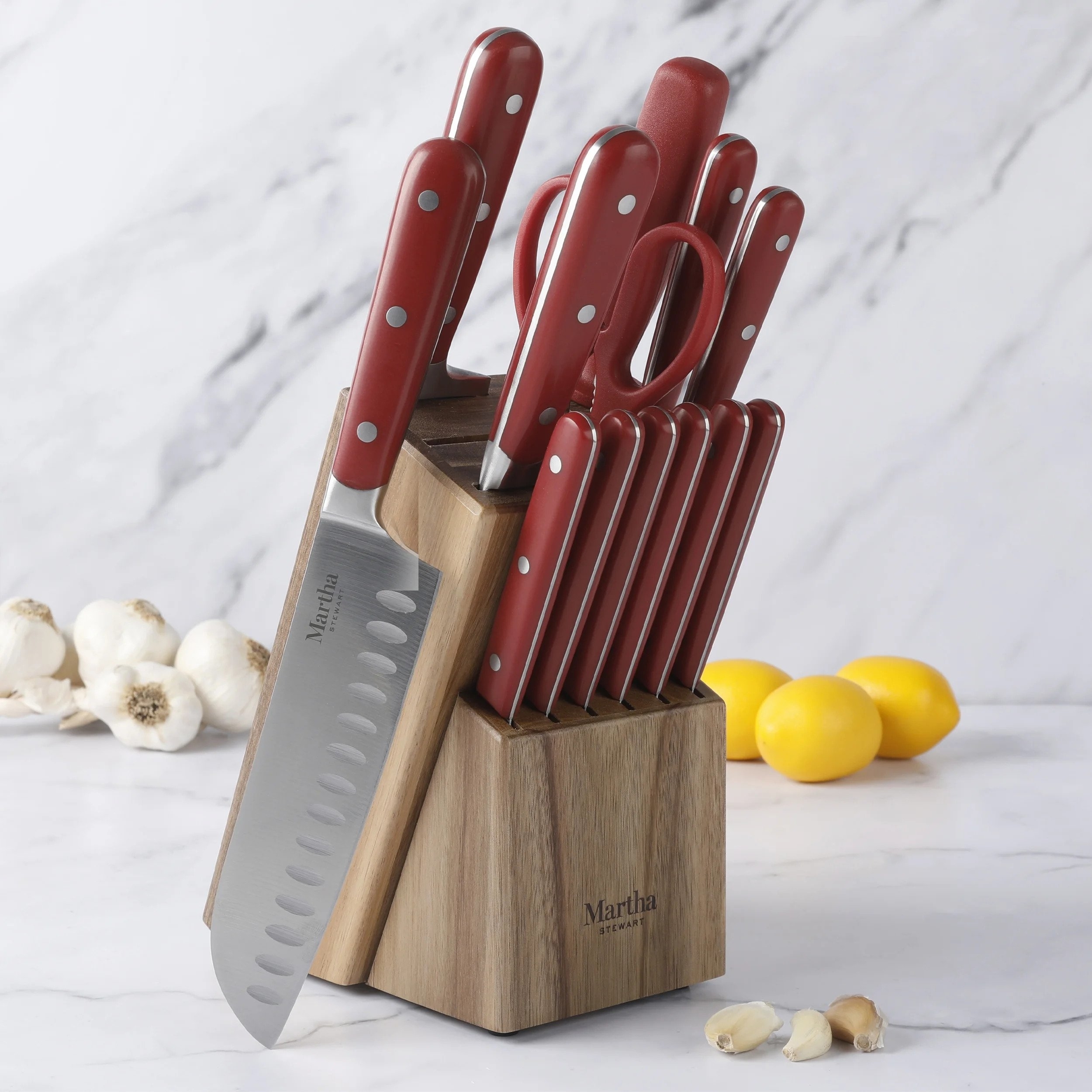The knife set in red