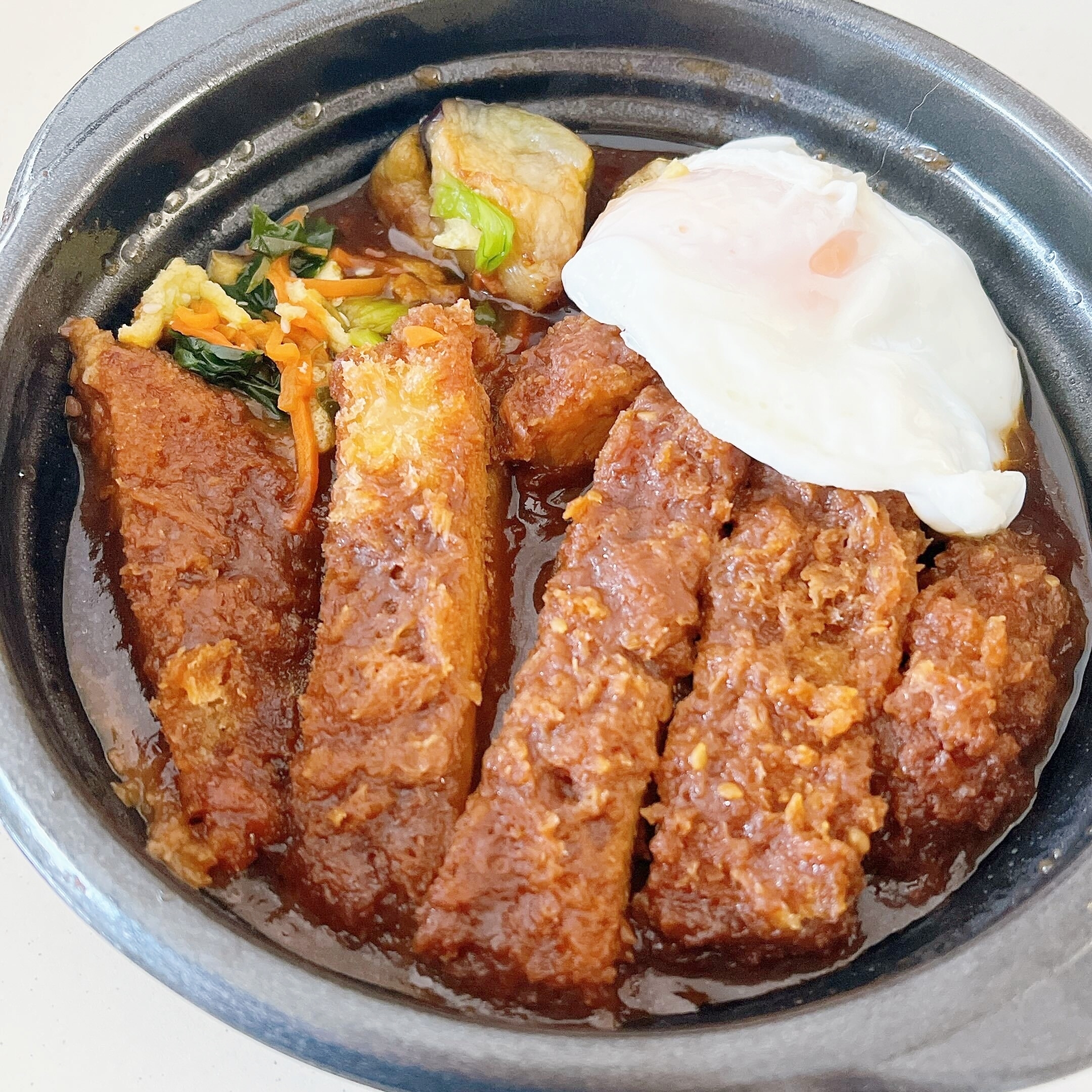 ほっともっとのオススメのお弁当「しみうま濃厚 味噌かつ煮弁当」