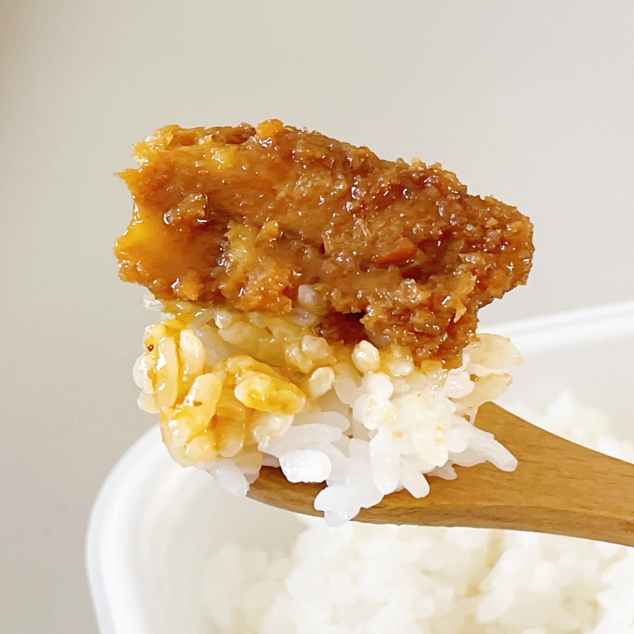 ほっともっとのオススメのお弁当「しみうま濃厚 味噌かつ煮弁当」