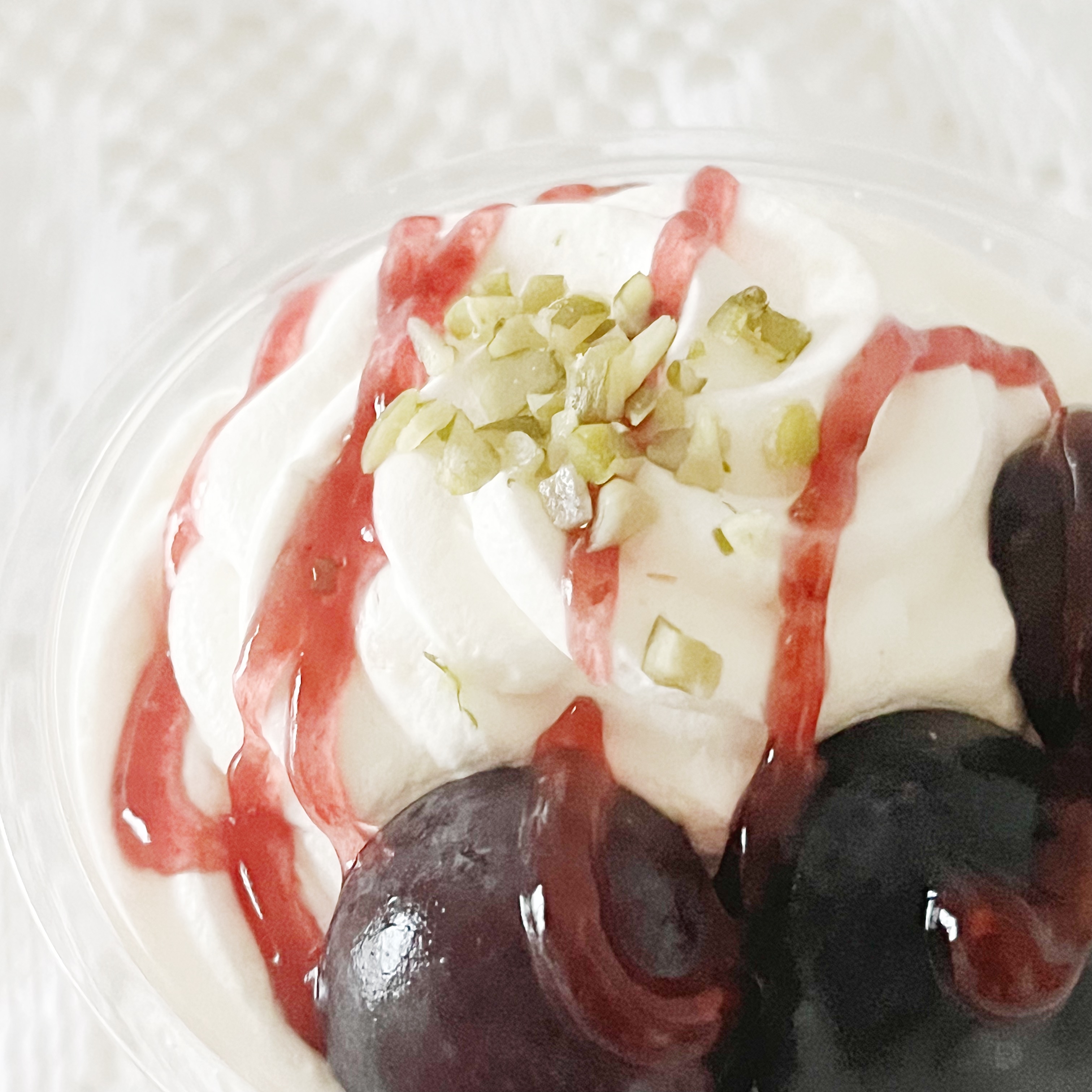 ミニストップのおすすめのスイーツ「巨峰ショートケーキ」