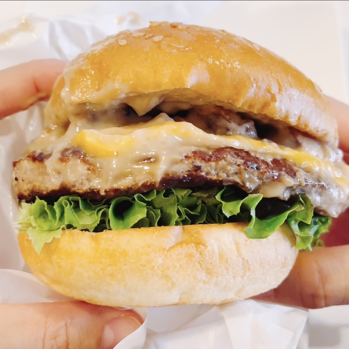 フレッシュネスバーガーのオススメのバーガー「マッシュルームチーズバーガー ～ポルチーニクリームソース～」