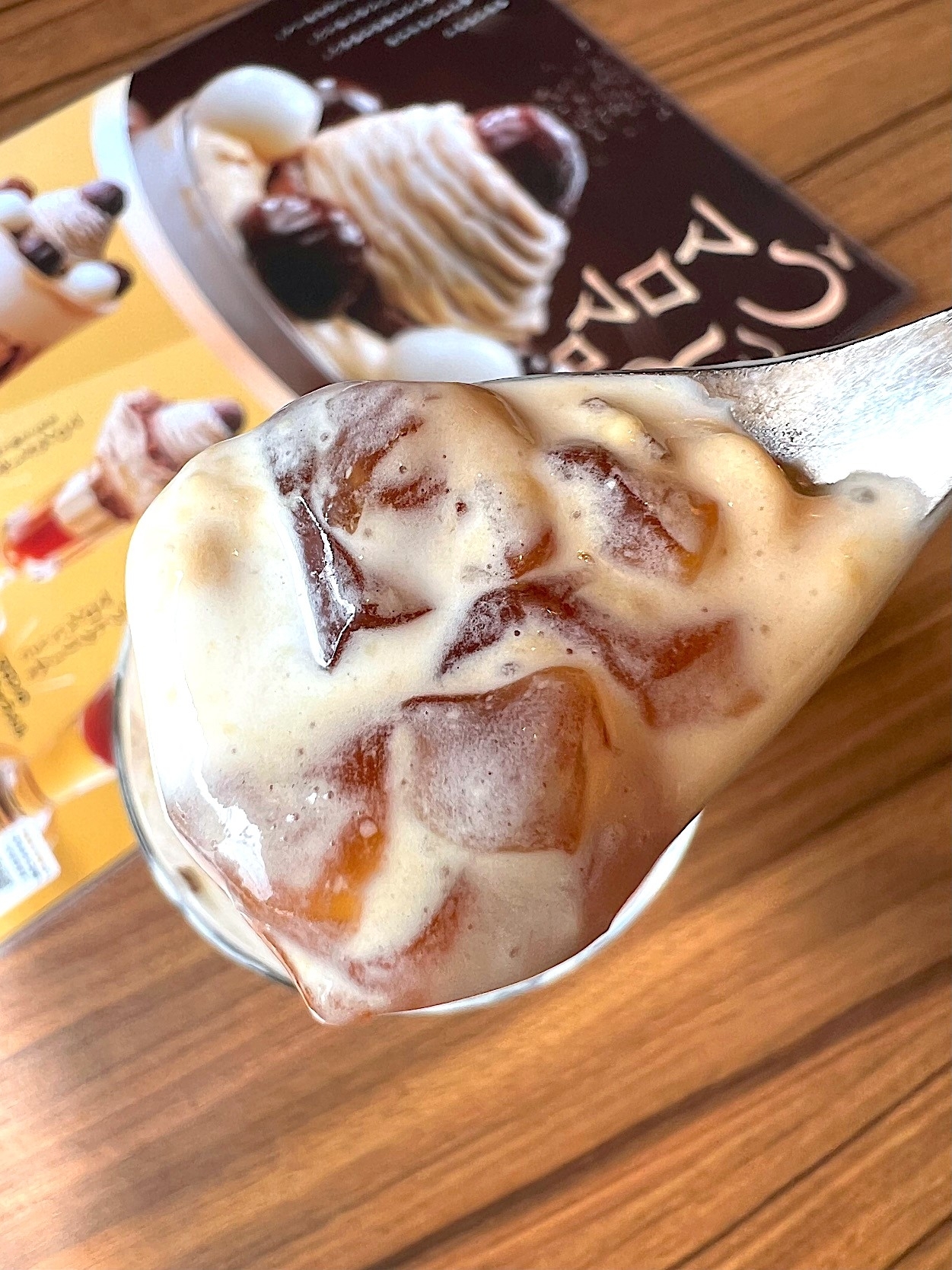 びっくりドンキーのオススメのスイーツ「マロンの塩キャラメルパフェ」