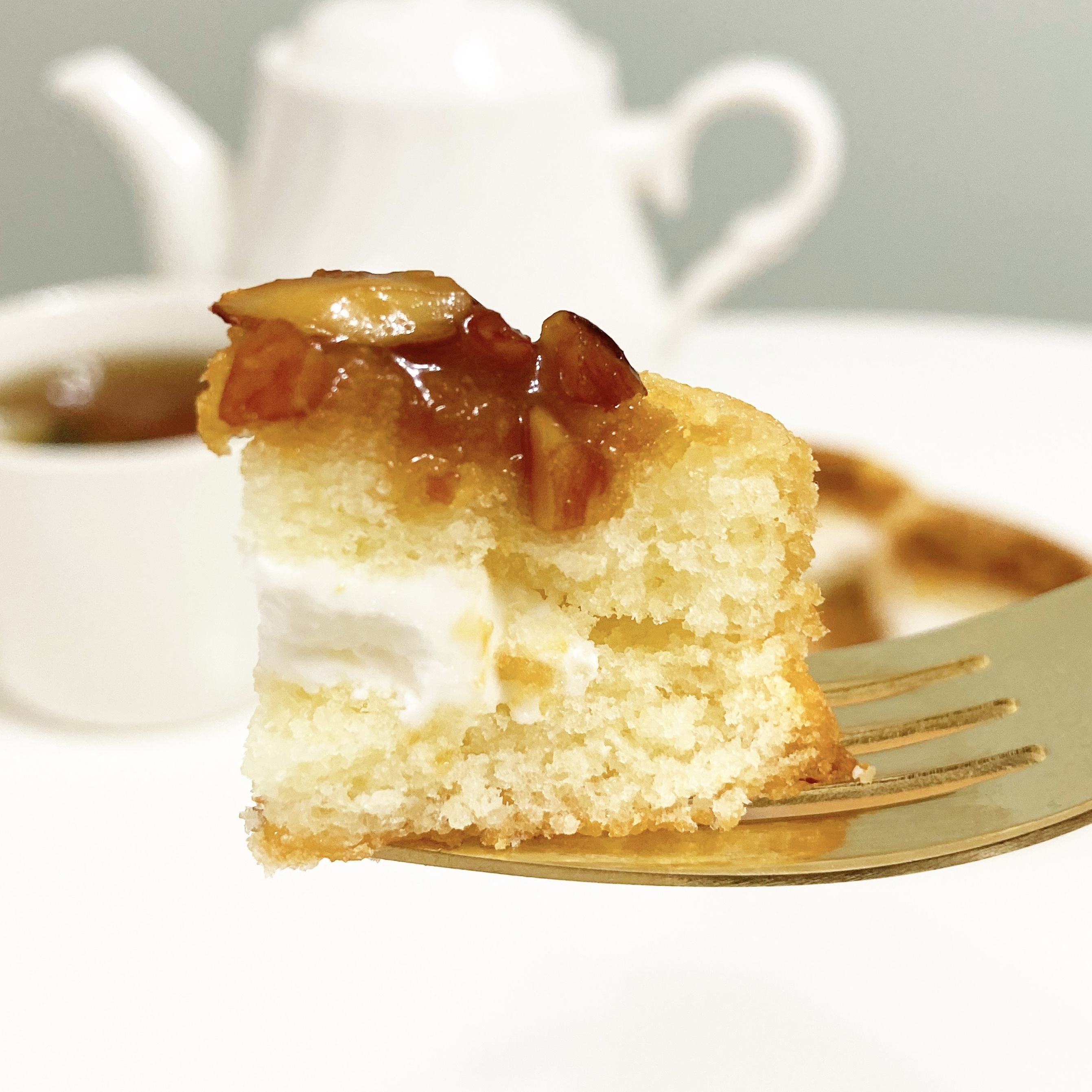 FamilyMart(ファミリーマート)の新商品スイーツ「キャラメル香るシフォンフィナンシェ」