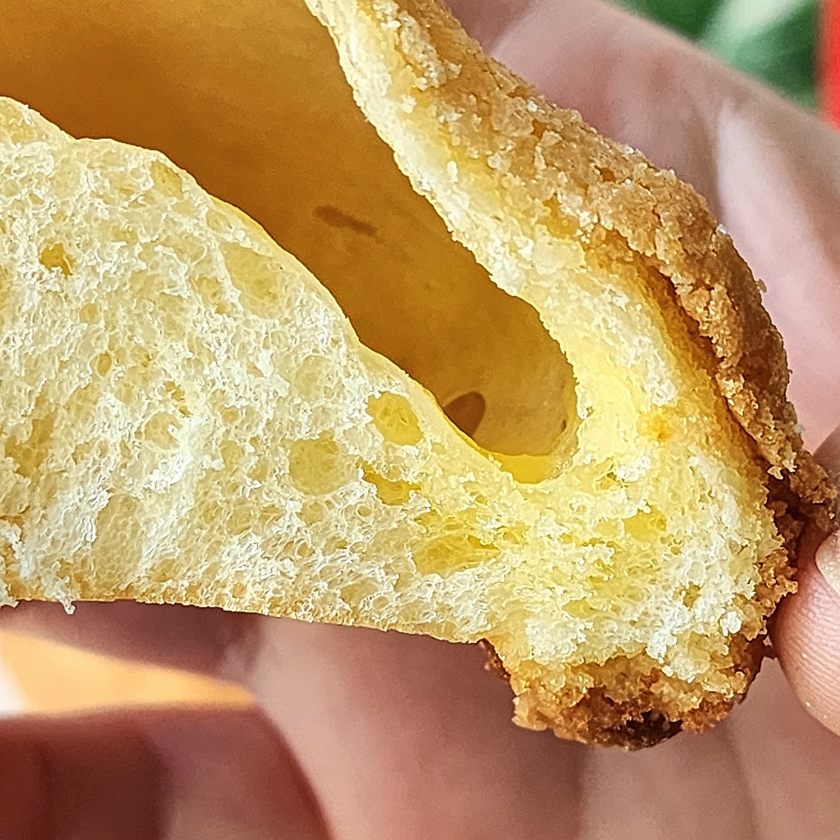 LAWSON（ローソン）のおすすめパン「じゅわバタ塩メロンパン」