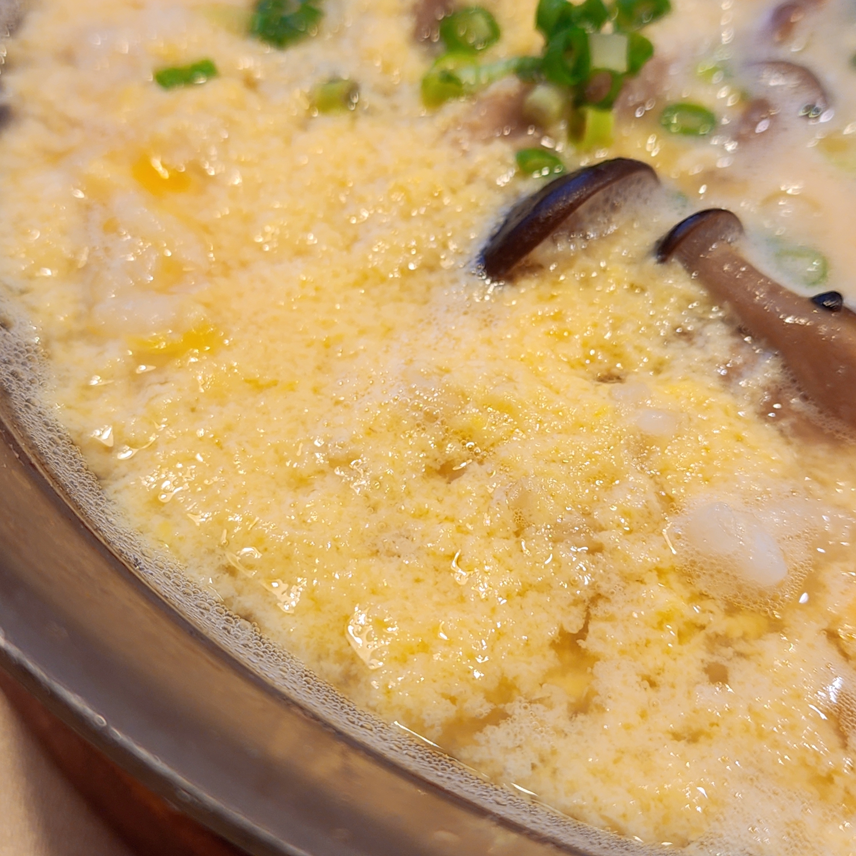 ガストのおすすめモーニング「しらすときのこの雑炊」