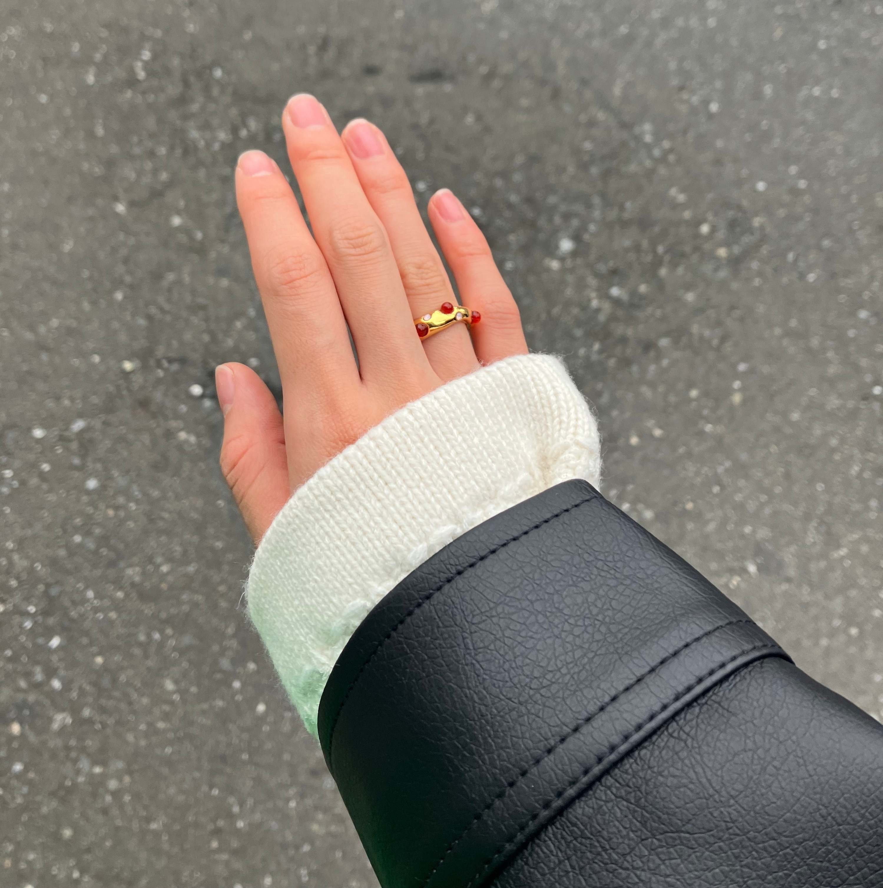 GU(ジーユー)のおすすめジャケット「フェイクレザーオーバーサイズジャケット」