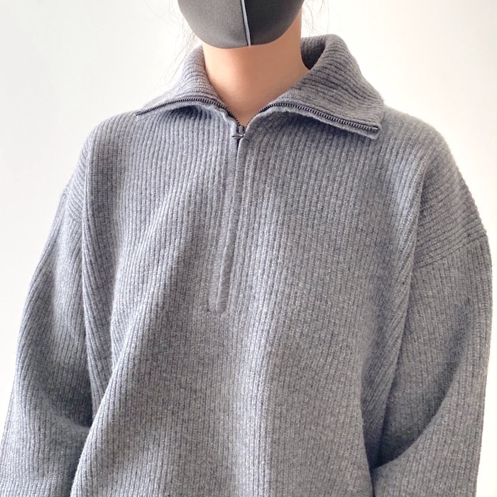 ユニクロのオススメのトップス「プレミアムラムハーフジップセーター（長袖）」
