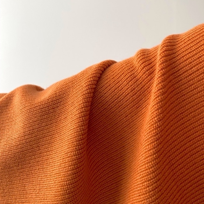 GUのオススメのトップス「レイヤードルックセーター（長袖）+E」