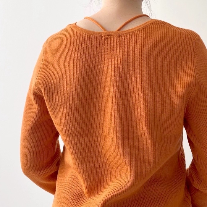 GUのオススメのトップス「レイヤードルックセーター(長袖)+E」