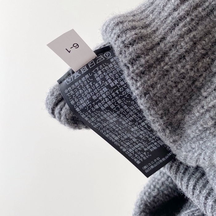 ユニクロのオススメのトップス「プレミアムラムハーフジップセーター（長袖）」