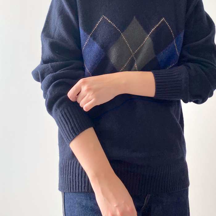 ユニクロのオススメのトップス「プレミアムラムクルーネックセーター（アーガイル・長袖）」