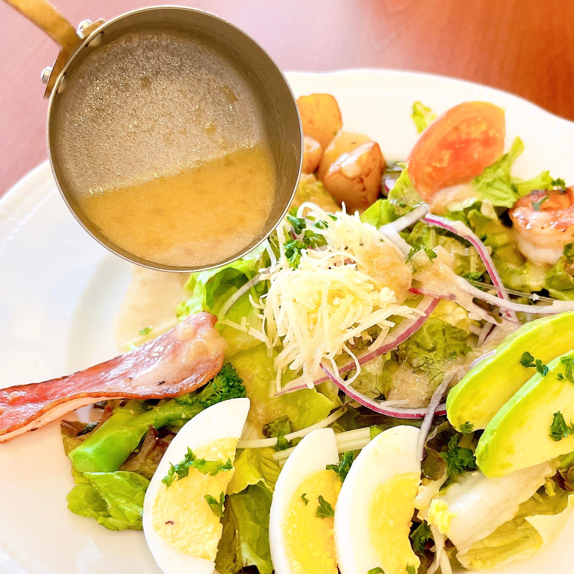 Royal Host(ロイヤルホスト)のオススメのフード「食いしんぼうのシェフサラダ ブランチセット オニオングラタンスープ」