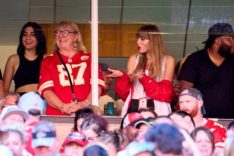 the two in the family box cheering