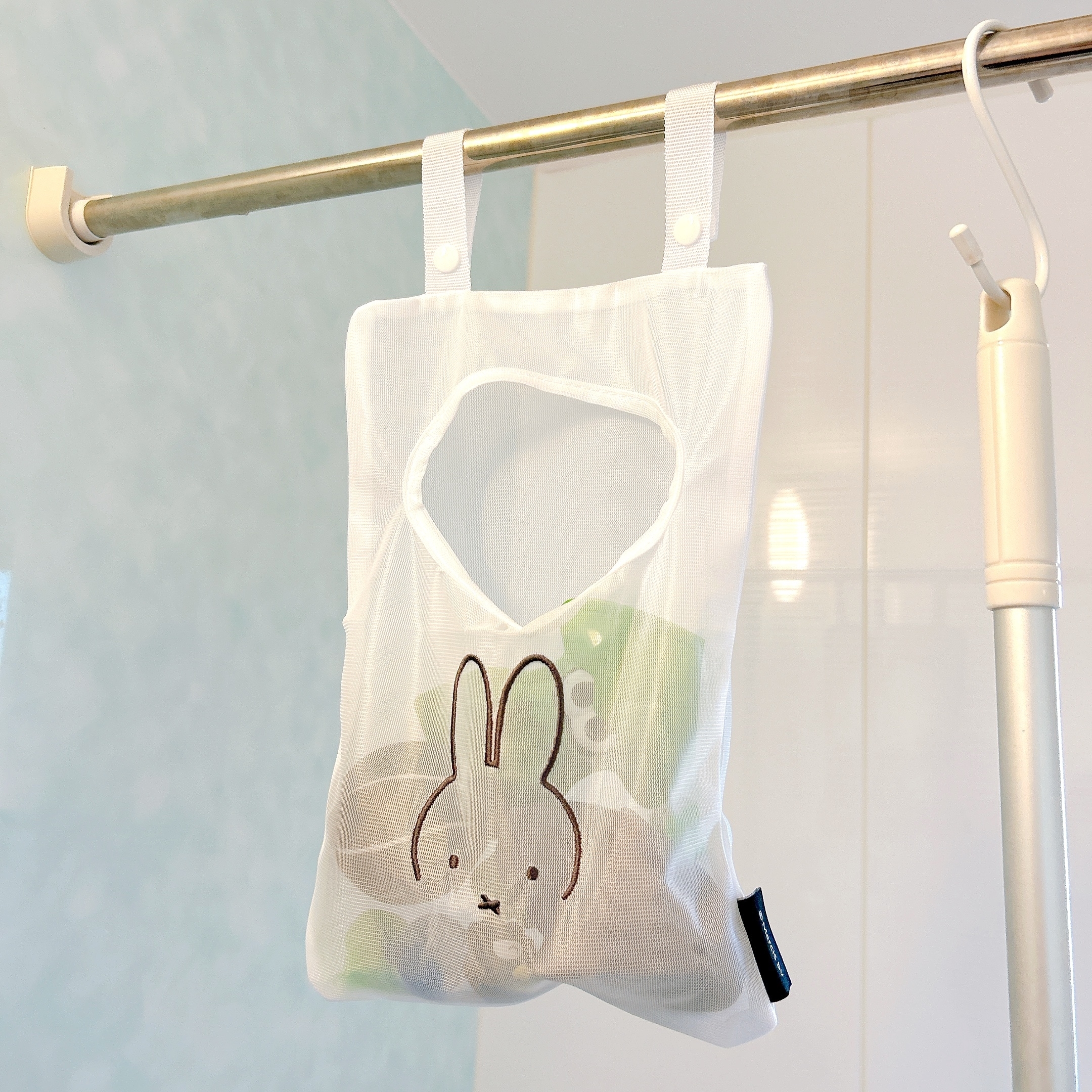 ニトリのおすすめ収納グッズ「miffy ミッフィー ピンチ収納バッグ（顔だけミッフィー）」