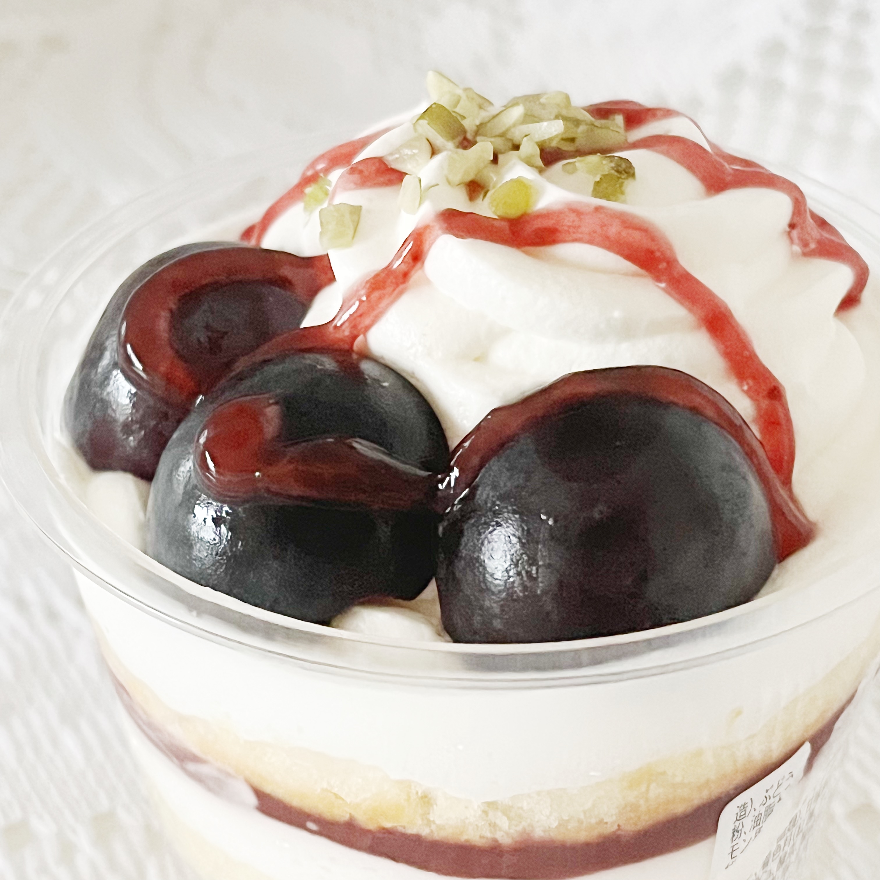 ミニストップのおすすめのスイーツ「巨峰ショートケーキ」