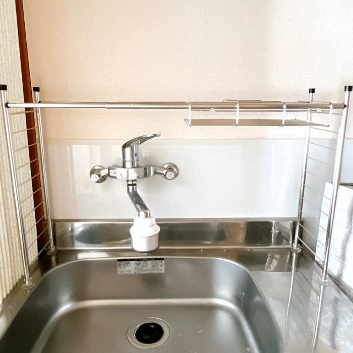 ニトリのオススメのグッズ「【SUSシリーズ】伸縮シンク上ラック」
