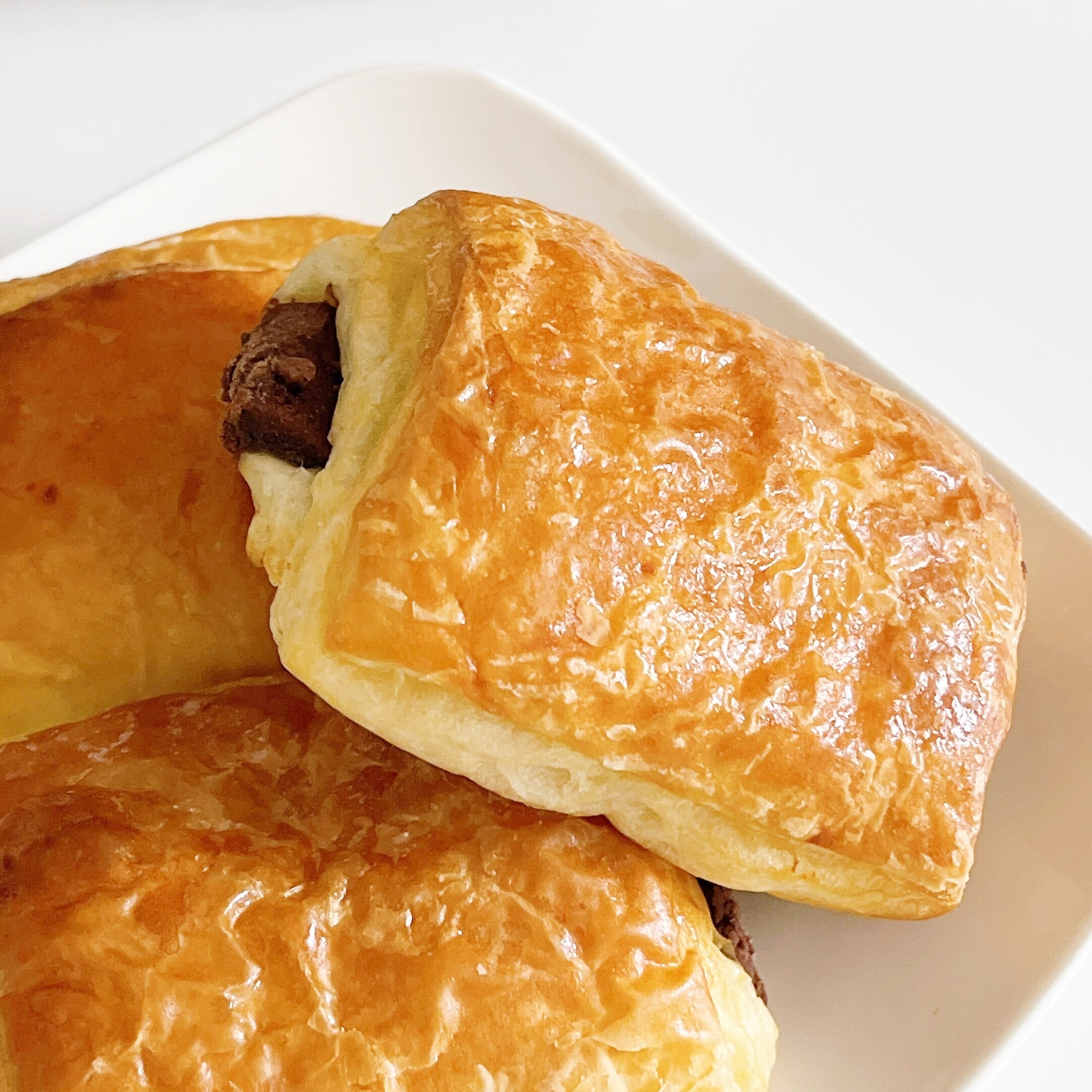 FamilyMart(ファミリーマート)のオススメのパン「パン・オ・ショコラ3個入」