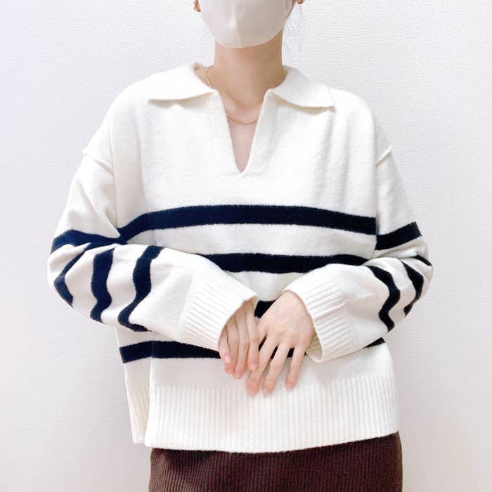 GU(ジーユー)のおすすめのレディースアイテム「パフィータッチスキッパーポロセーター(長袖)(ボーダー)」